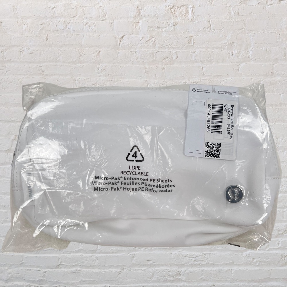 NWT Lululemon Everywhere Belt Bag (1L) - White